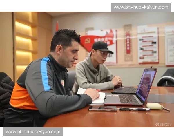 足球球探：挖掘下一个绿茵巨星